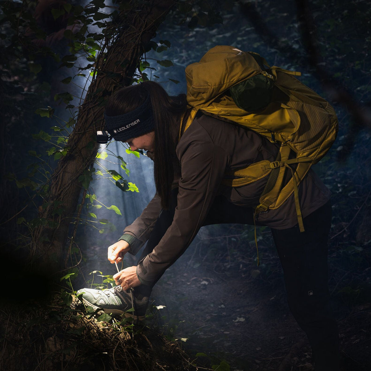 PRE-ORDER | HF6R Black Headlamp – image 8