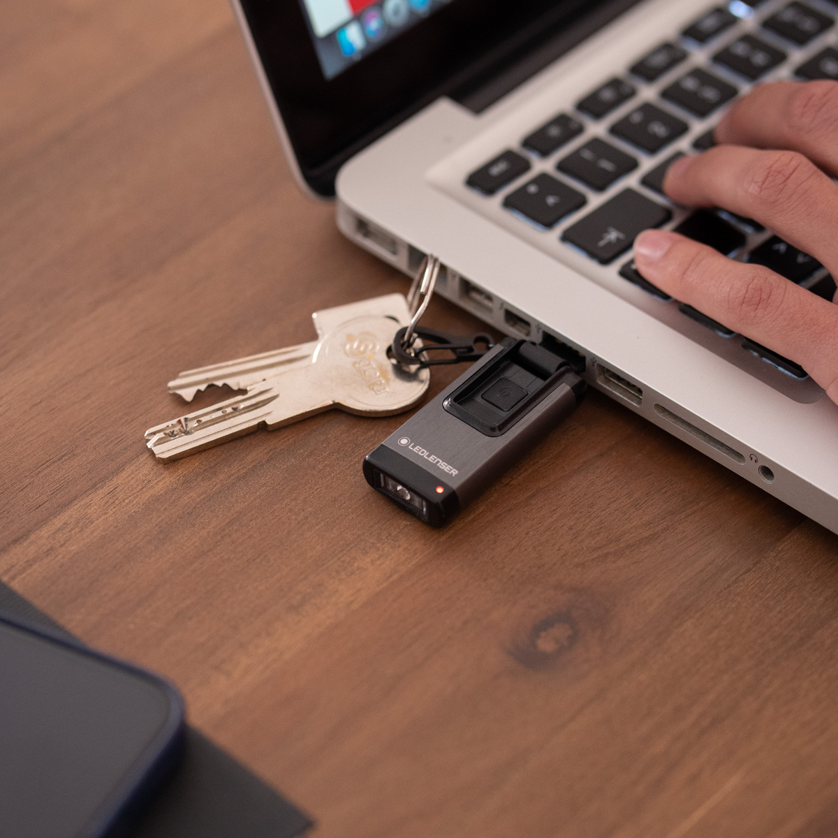 K4R Keychain Light – image 5