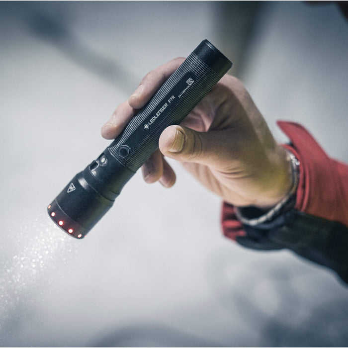 P7R FLASHLIGHT – image 5