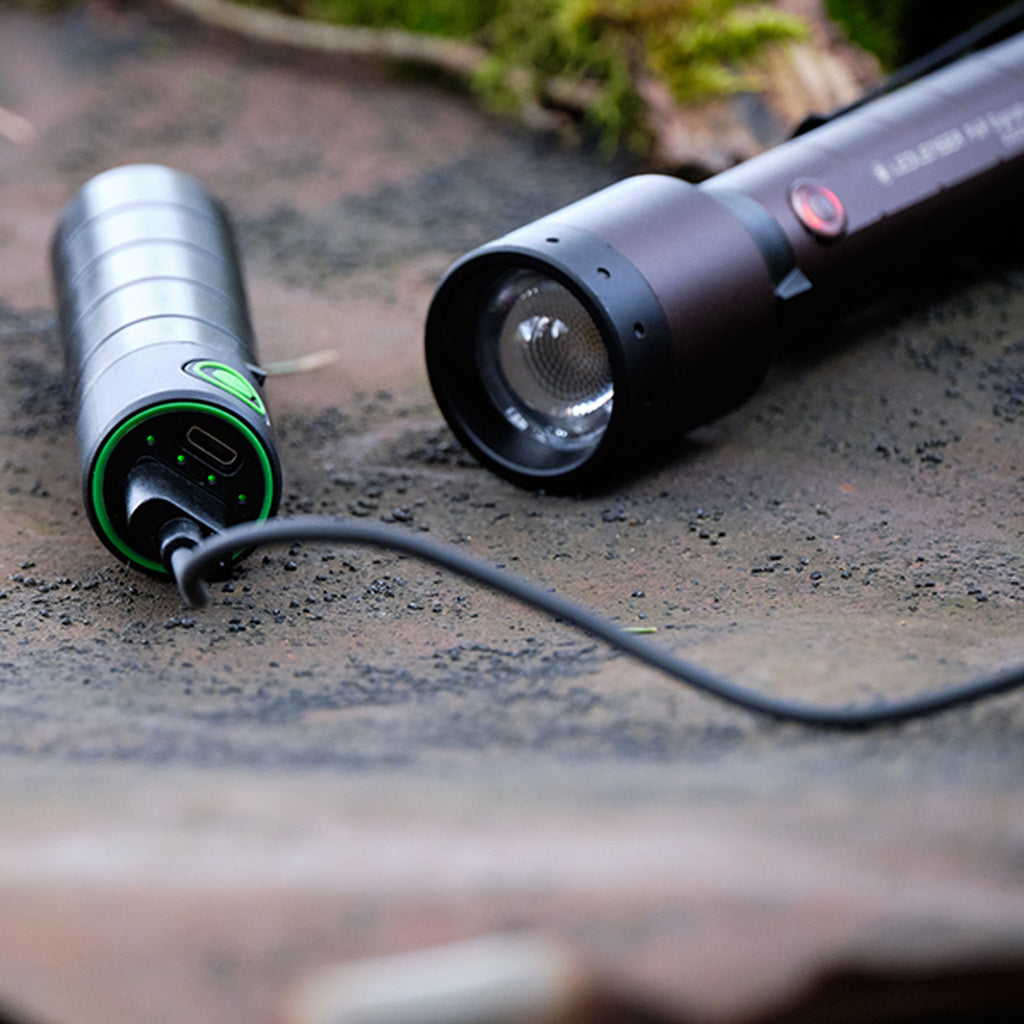 P6R Signature Flashlight